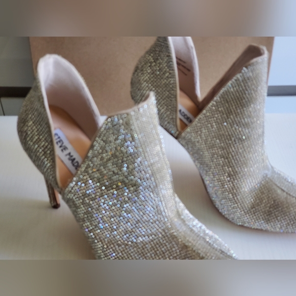 NWT STEVEN MADDEN Crystal Ankle Booties - Picture 12 of 13